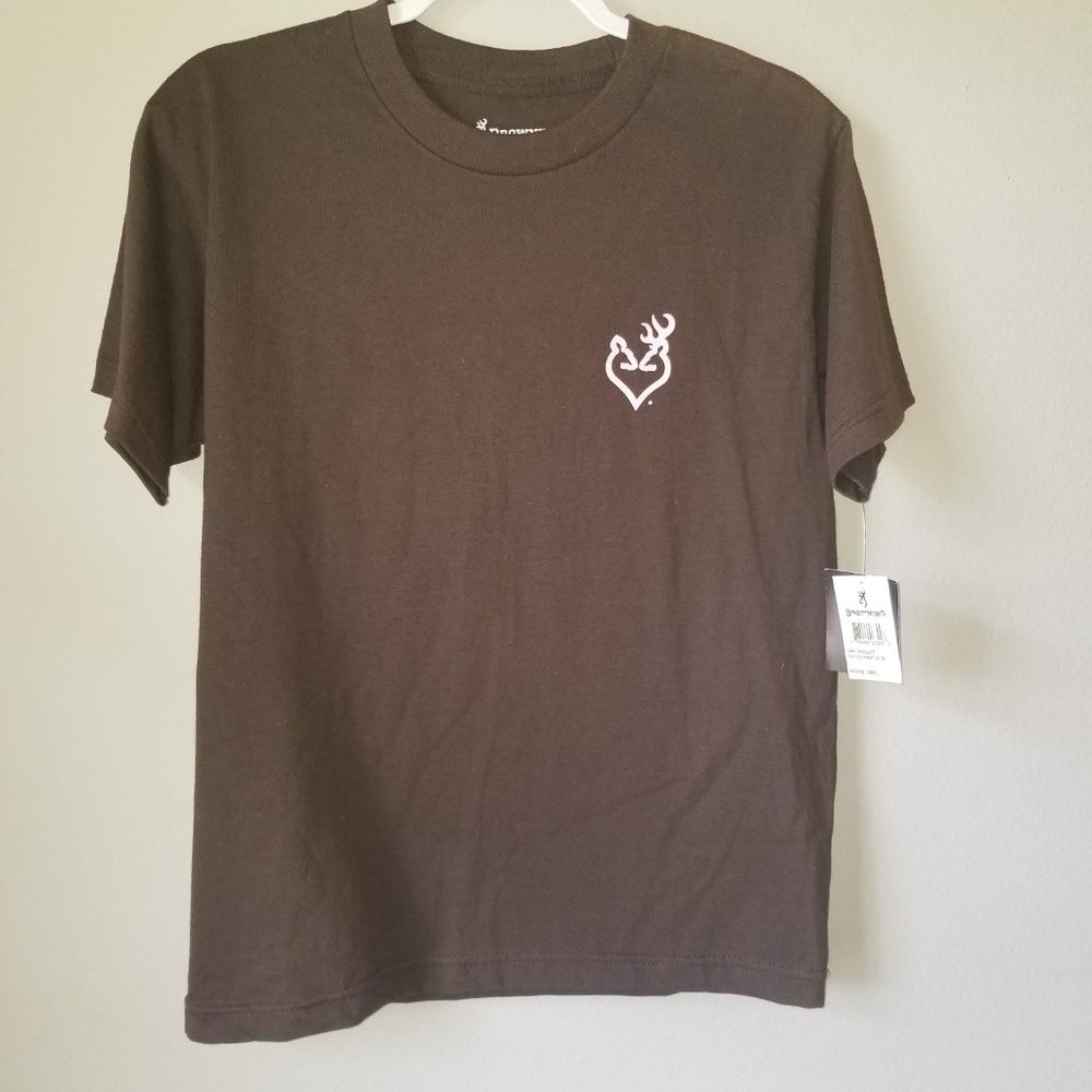 💎3/$20 SALE💎Brown Browning Tshirt with Heart